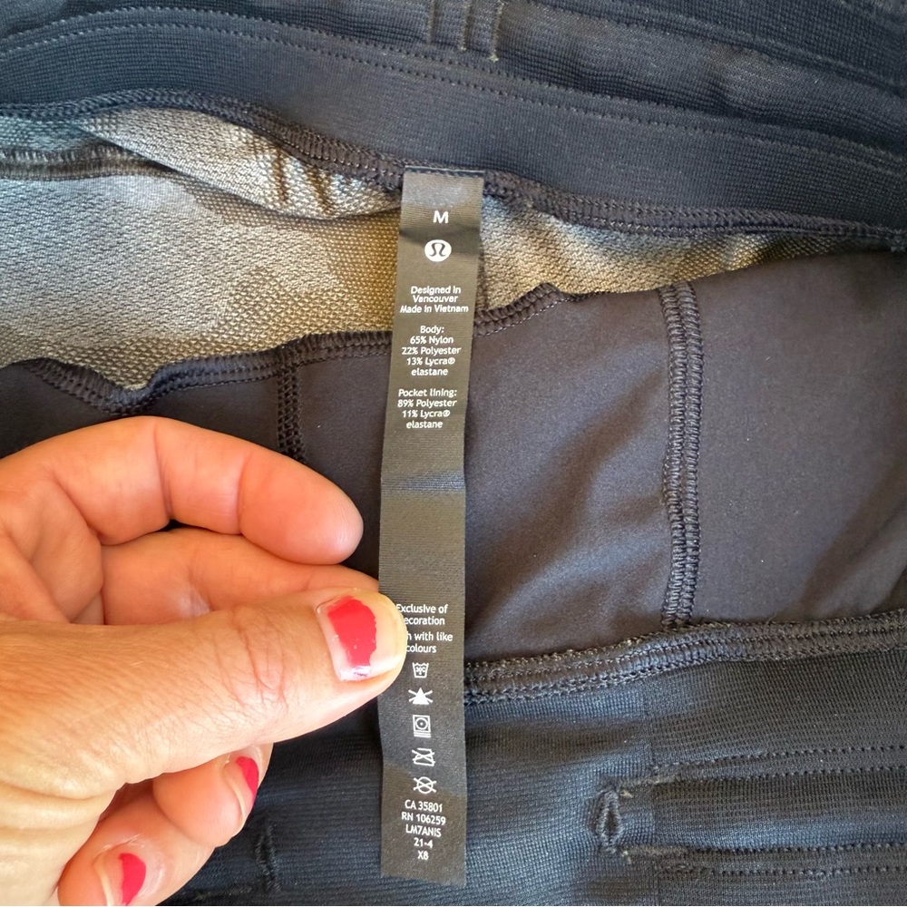 Lululemon T.H.E. Short Linerless 9" Camo - Picture 9 of 11